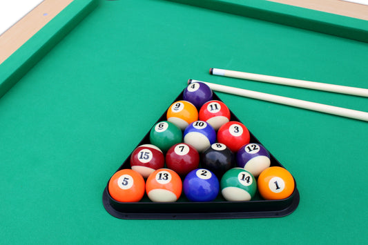 Billard américain en bois et accessoires