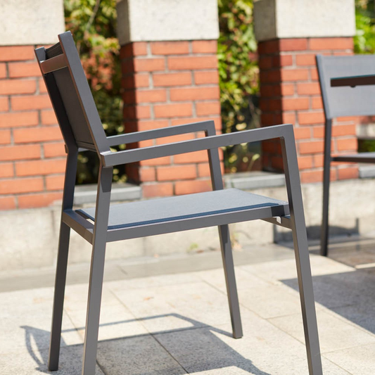 Lot de 4 chaises empilables gris foncé