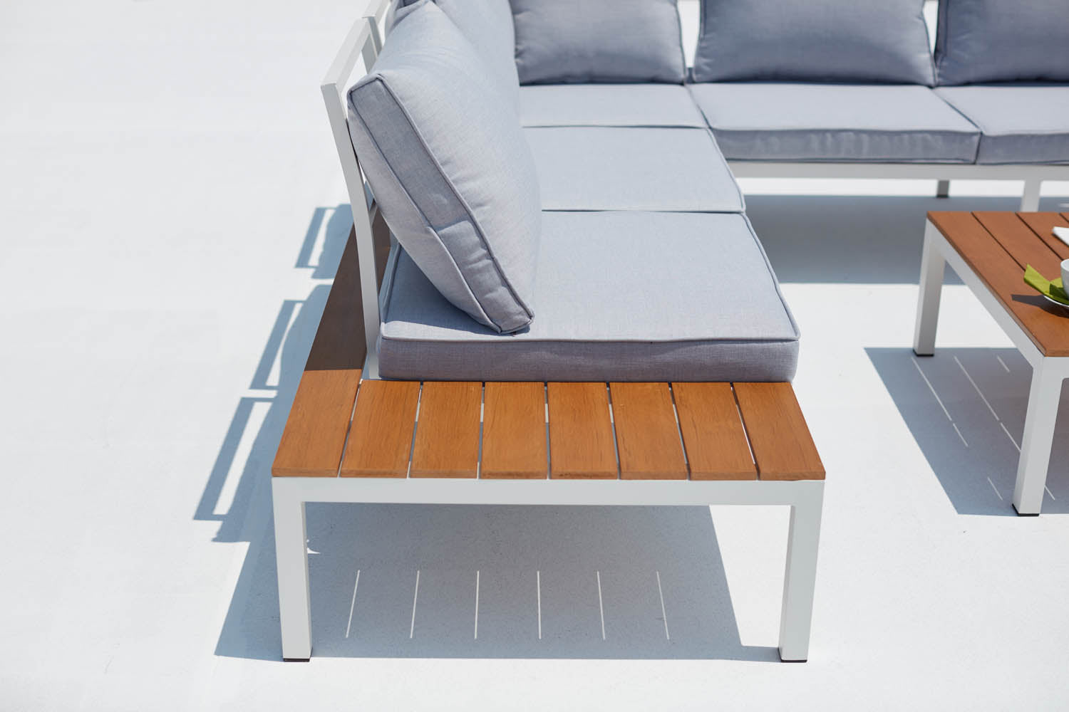 FIRA Hank Decor