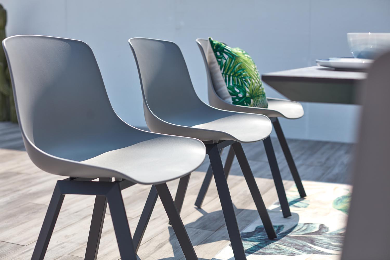 TEMARA Hank Decor