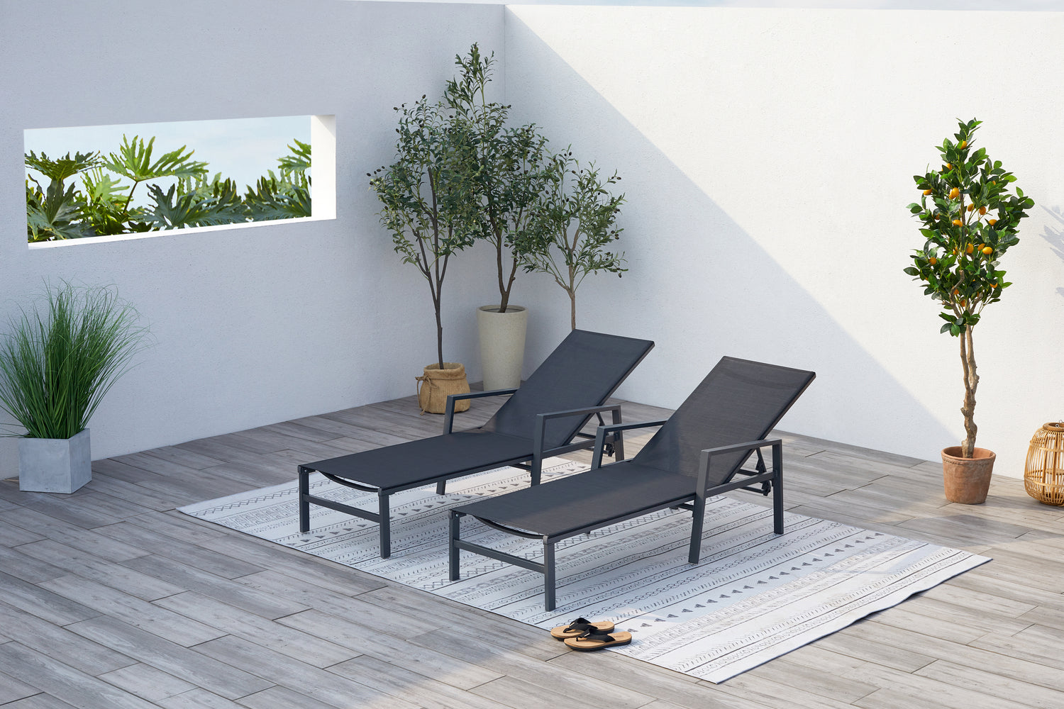 BARI Hank Decor