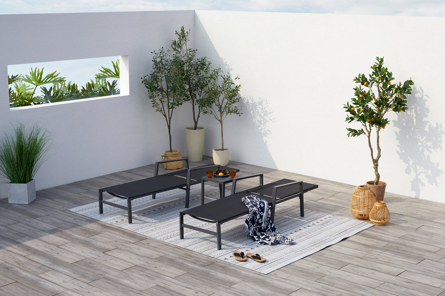 BARI Hank Decor
