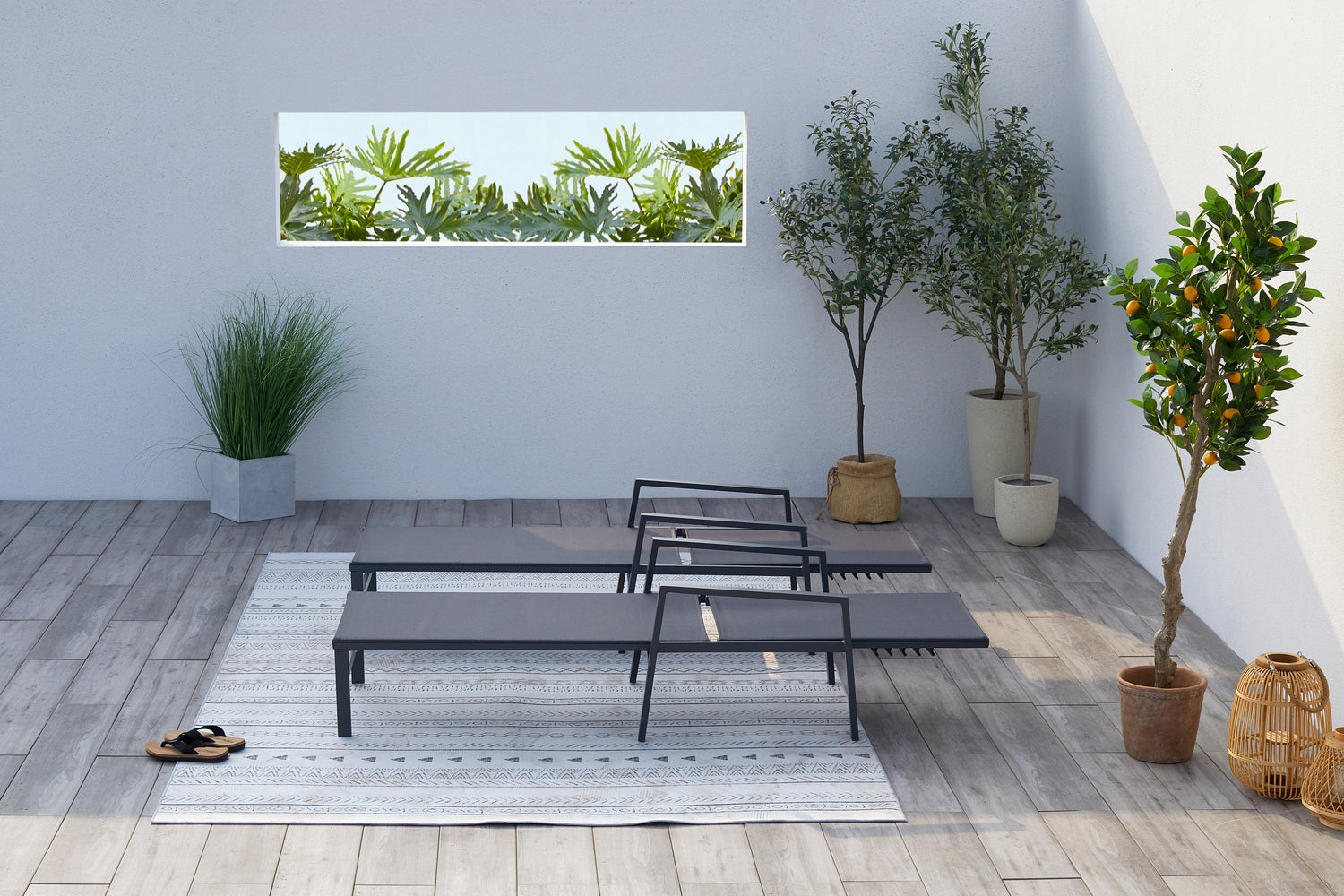 BARI Hank Decor