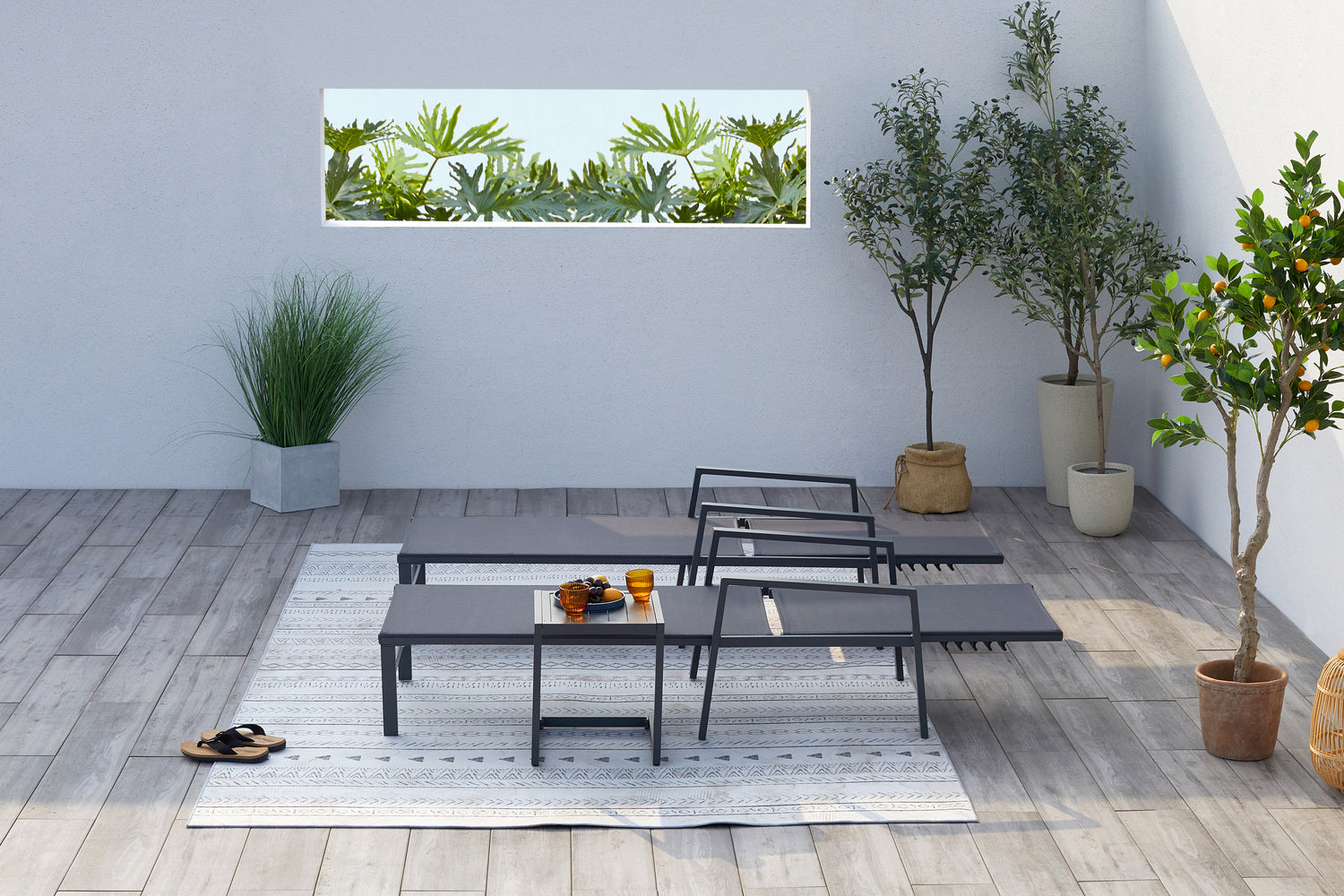 BARI Hank Decor